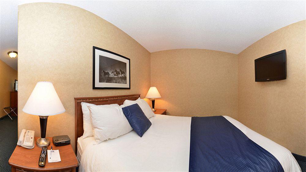 Best Western Plus Country Meadows Inn Aldergrove Экстерьер фото